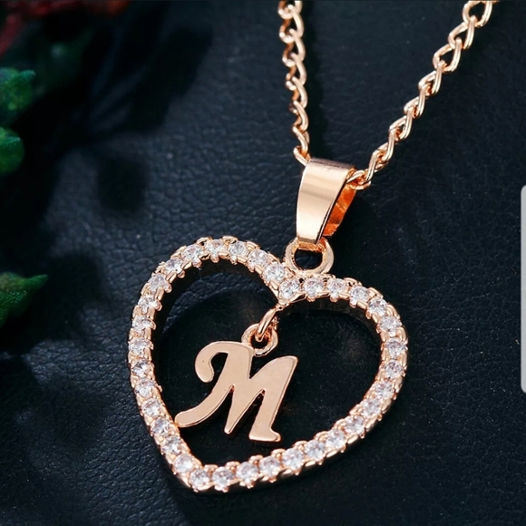 Fashion Gold Tone Alphabet Letter B Love Heart - Picture 2 of 6